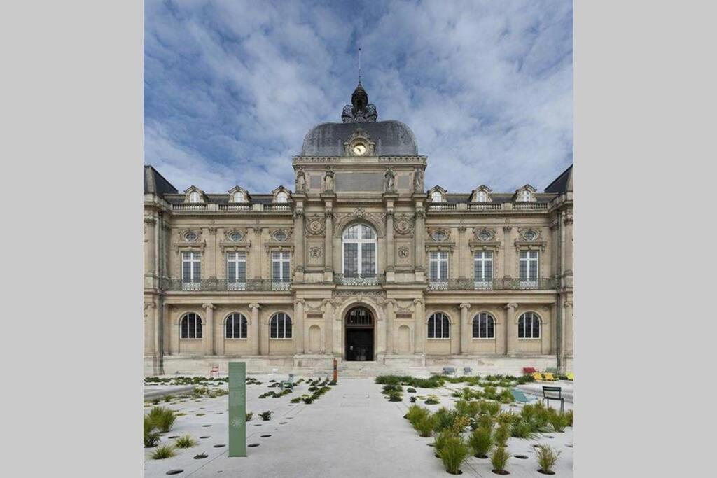 Maison Famille-Confort-Terrasse Jardin-Vue Cathedrale Amiens Dış mekan fotoğraf
